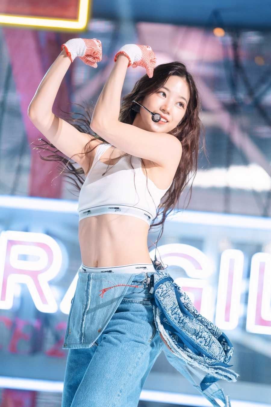 盤點6位擁有「名品腹肌」KPOP女偶像！一葉、雅賢冰塊腹肌超結實，Momo被譽「偶像身材天花板」-2