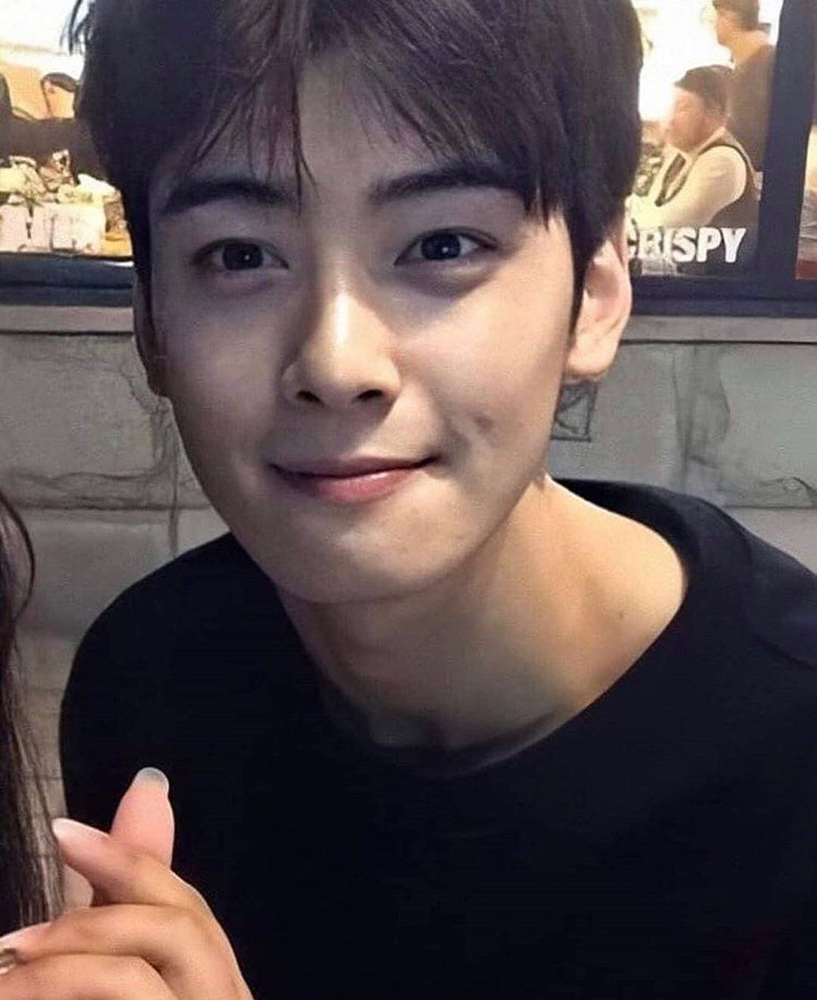 網評7位素顏也好看的KPOP男偶像！元彬帥氣顏值零死角，Felix、秀彬臉蛋亮到發光！-7