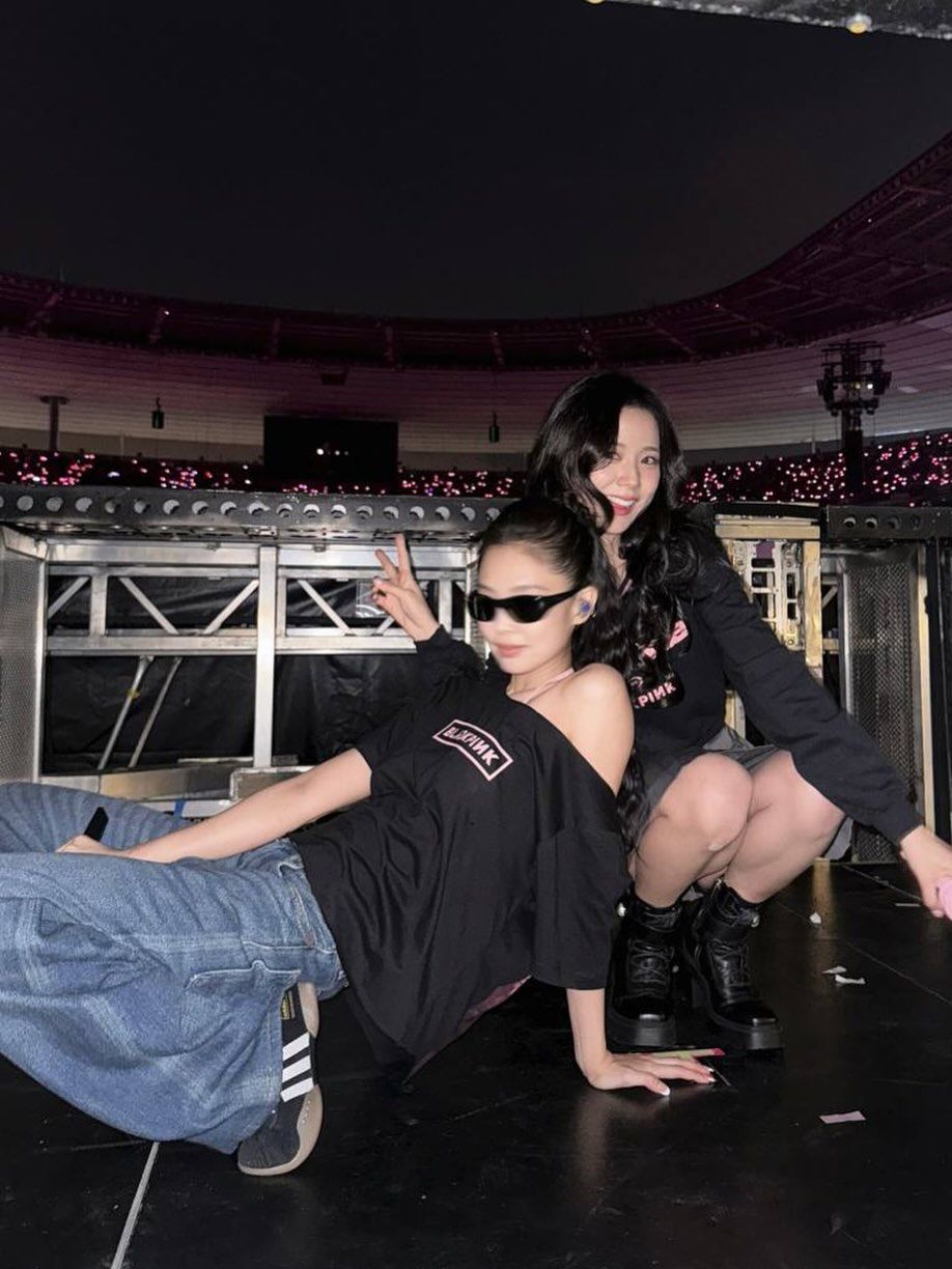 穿愛迪達最好看的女神！Jennie八套「adidas封神穿搭」球鞋、運動外套只要她穿過就秒賣完！-7