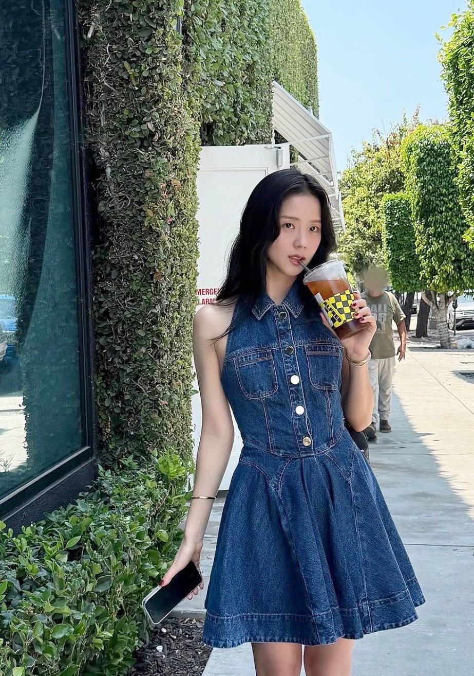 BLACKPINK四仙女5大「美食拍照姿勢」盤點！Rosé這樣拍超自然、Jennie「吃貨照」簡單擺就超可愛！-14