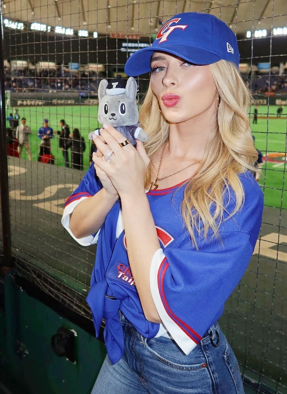 2026必買WBC中華隊應援小物懶人包！星巴克棒球小熊萌翻、費仔老婆狂曬「歐告玩偶」有望補貨？-9