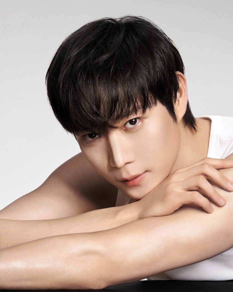 《親愛的X》金永大病態工具人尹俊瑞接新代言？！官宣柏瑞美印尼＋越南品牌大使，小紅書激推定妝好物、一噴保證不脫妝！-13