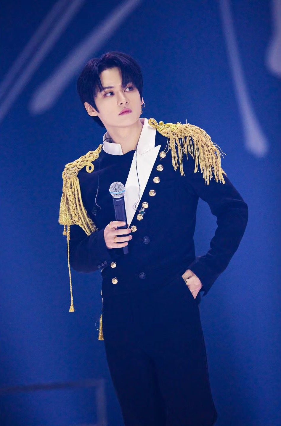 韓網熱議7位「冷美男」韓國偶像！成訓、圓佑自帶高冷貴族氣質，「冰山王子」是他！-12