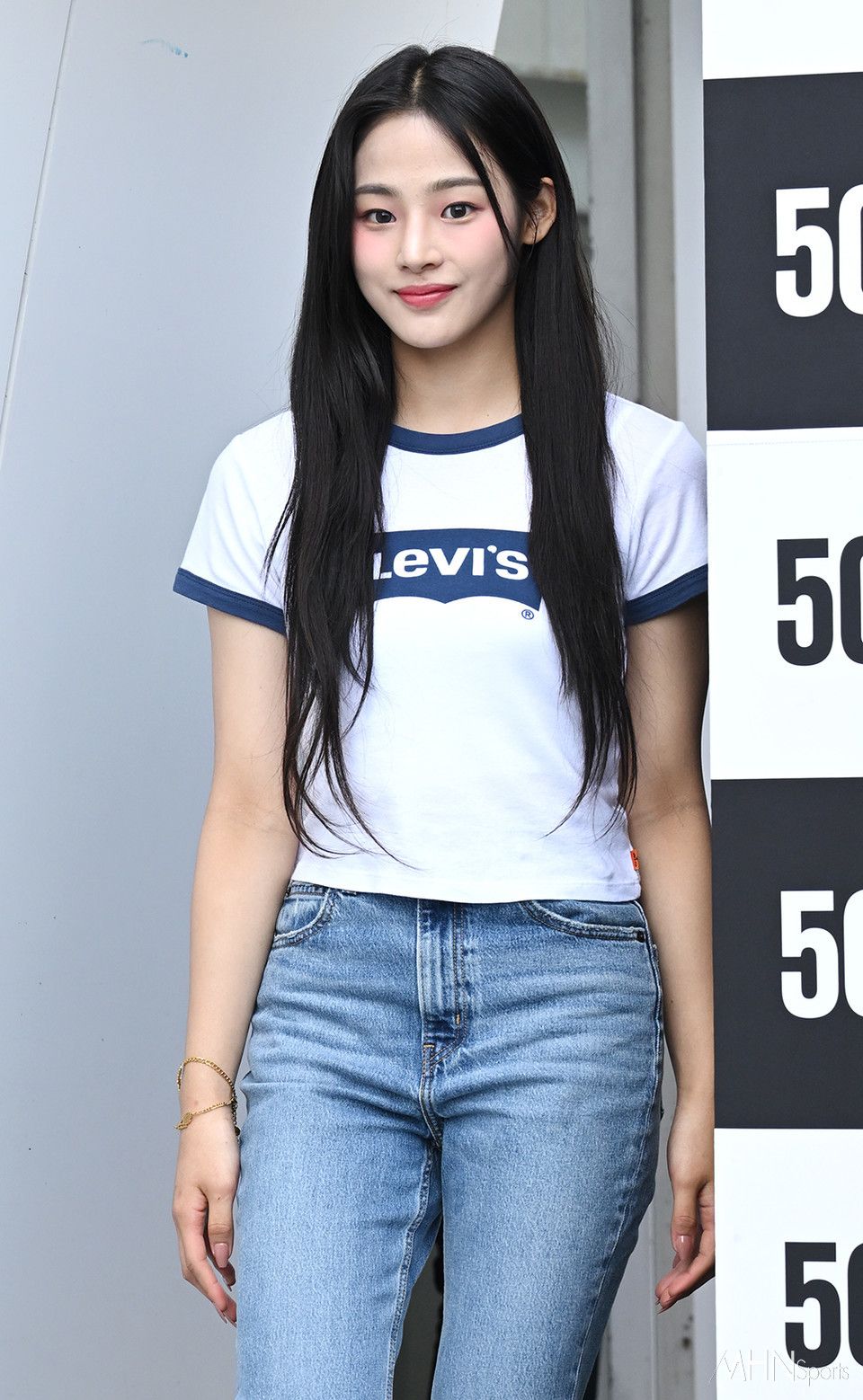 韓網評選「清純美」最強女偶像！舒華「初戀顏」引熱議，Winter、Jisoo清新氣質太讓人心動！-11