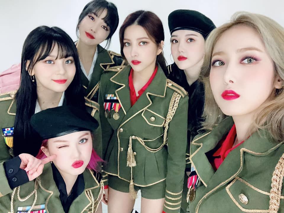 韓網熱議6組超帥的KPOP女團軍裝舞台造型！(G)I-DLE又帥又性感，LE SSERAFIM舞台魅力超殺！-9