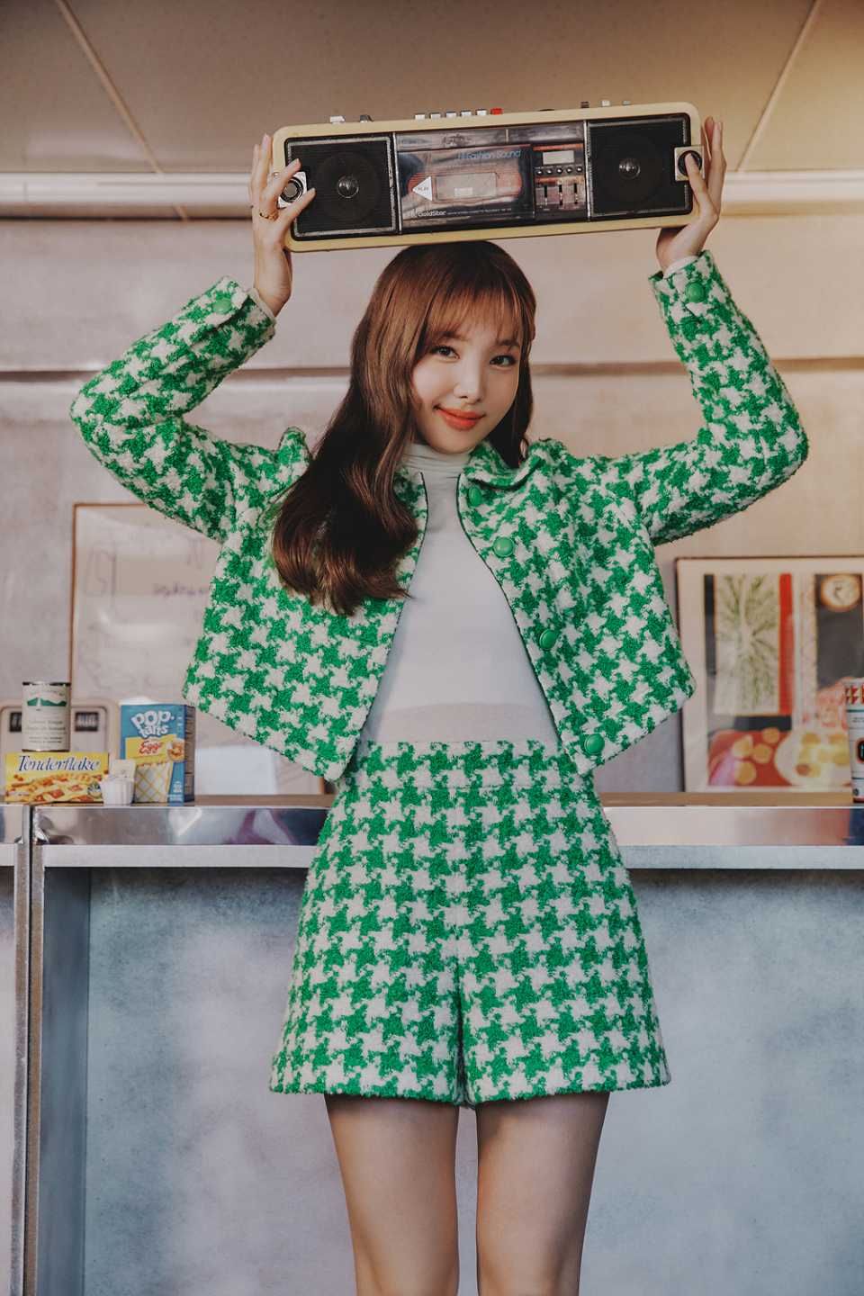 韓網評選7位「畫報匠人」KPOP女偶像！張員瑛不科學身材引熱議，Jennie、IU時尚完成度太高！-10