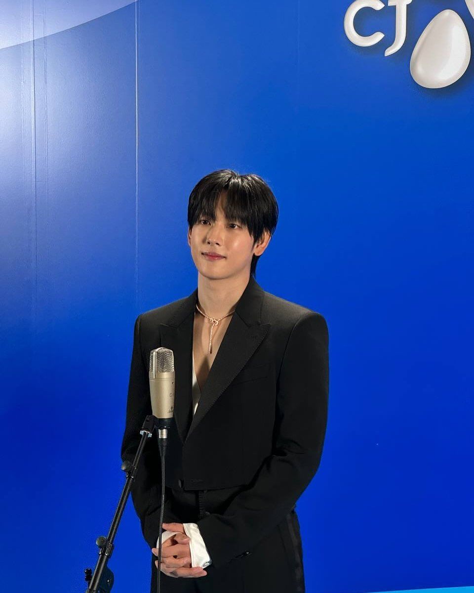 韓網公認6位「最強童顏」KPOP男偶像！Jin少年感爆棚，金在中、東海出道多年顏值依然在線！-12