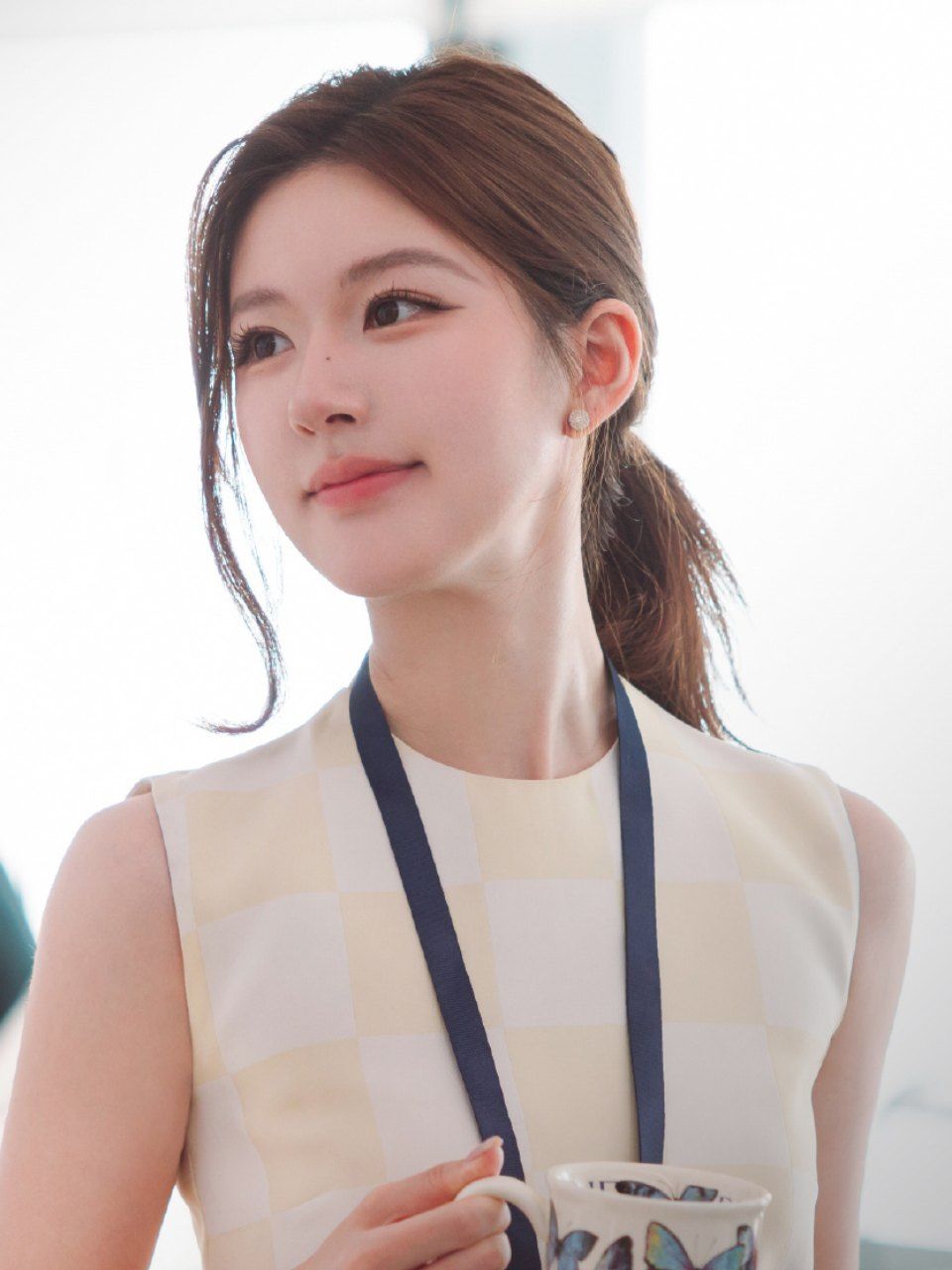 趙露思《許我耀眼》劇情看點+角色介紹！70套造型美翻掀網友狂搜同款，冷凍＋零宣傳開播口碑熱度雙爆！-5