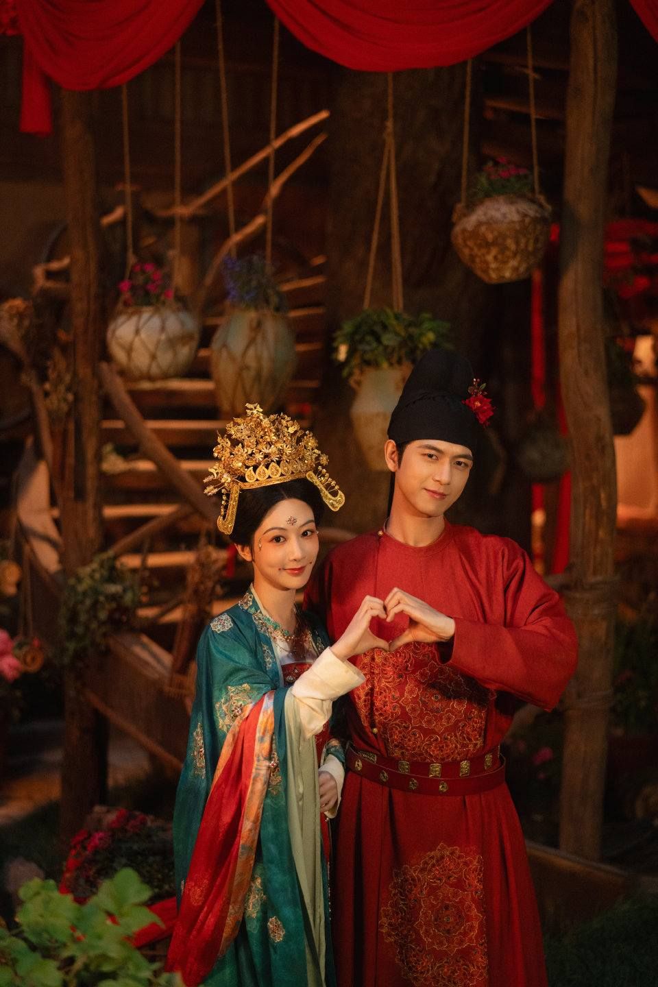 2025陸劇小紅書瀏覽量排行TOP5！劉宇寧《折腰》年度第二，趙露思《許我耀眼》衝破46億太驚人！-2