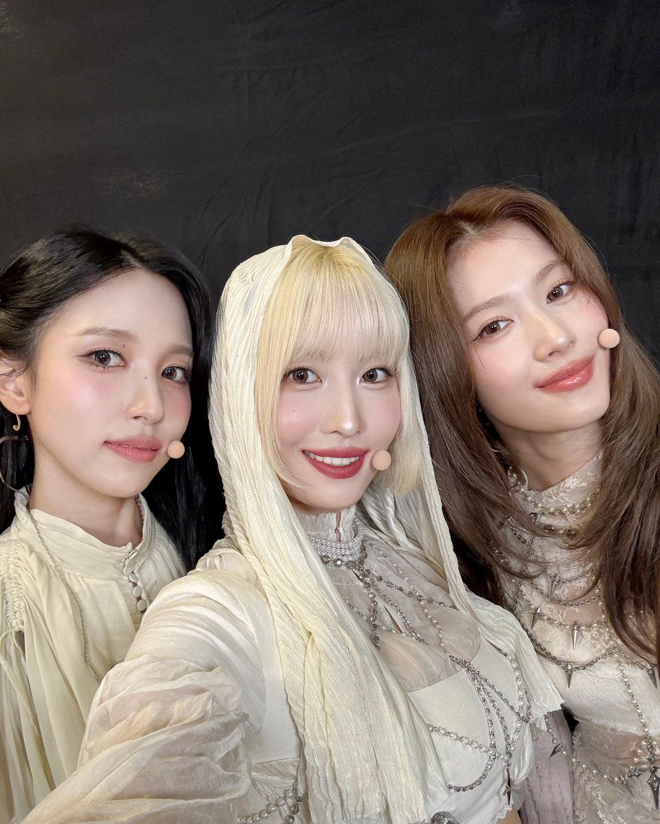 TWICE含金量超高「日本小分隊」火辣回歸！Ｍomo金髮天使「魔鬼身材」眼睛移不開！-5