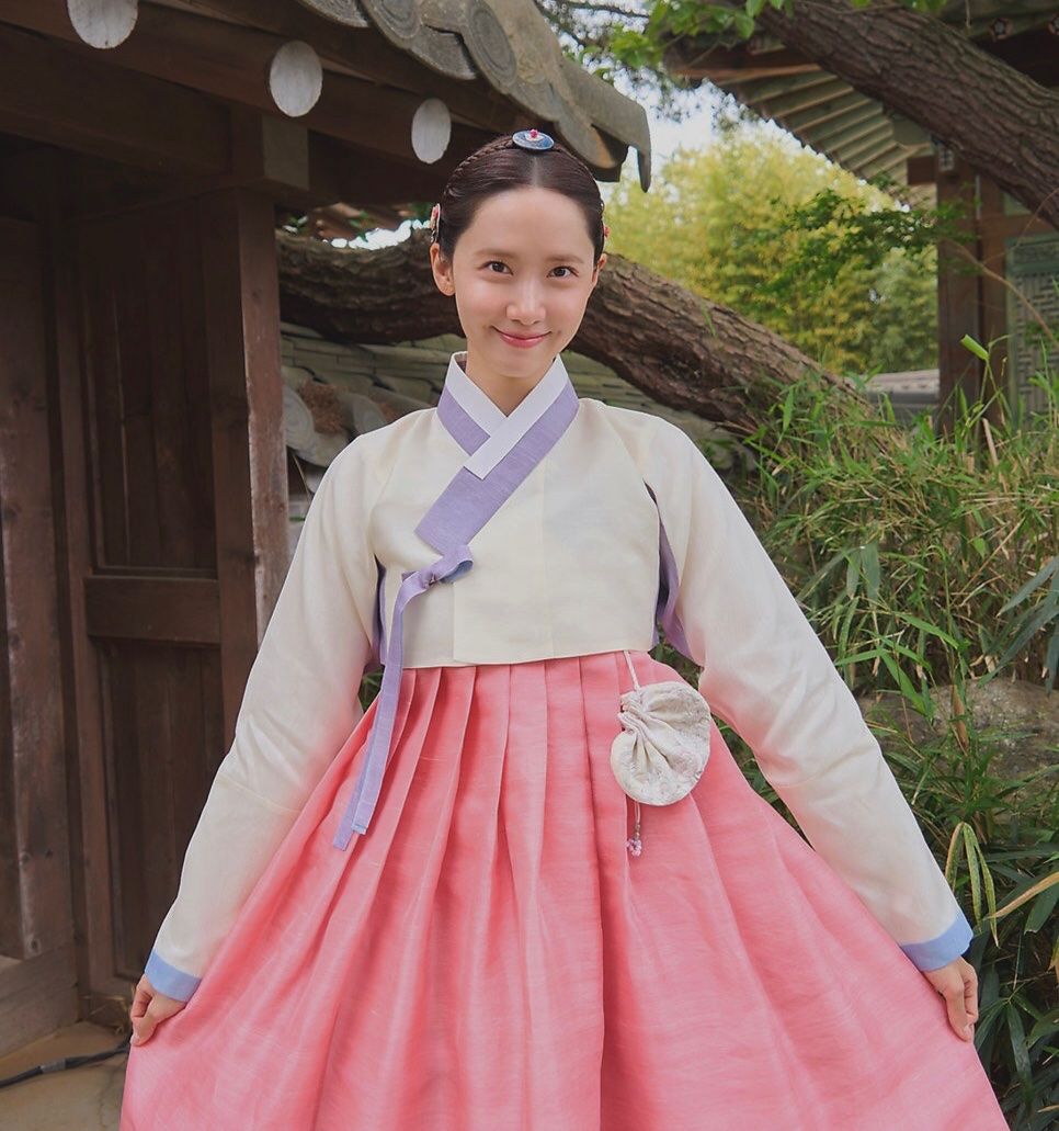 韓網瘋傳6位最美「韓服」KPOP女偶像！薇娟、Sullyoon古典氣質滿分，張員瑛美到像古代公主！-9