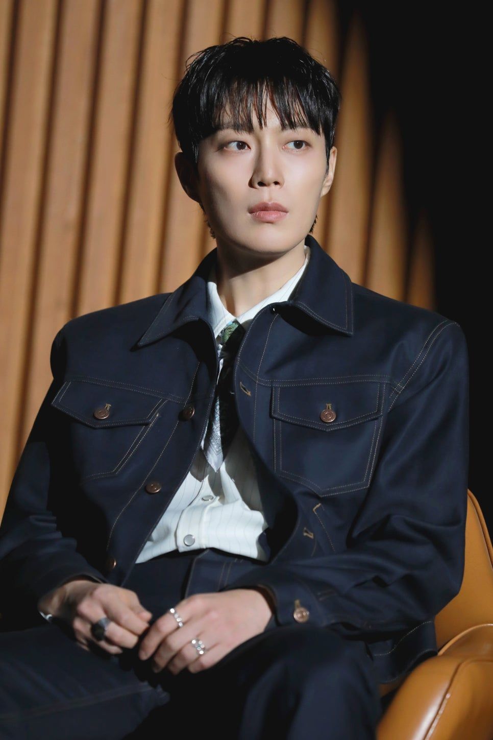 韓網熱議6位「恐龍相」男星代表！孔劉被受封「始祖」，東海、金宇彬魅力十足！-8