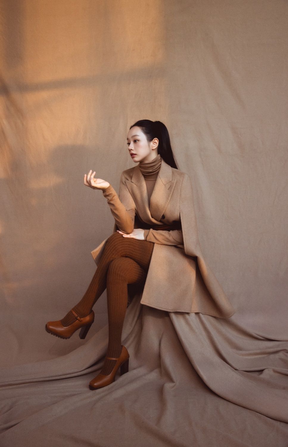 《善意的競爭》李惠利出發台灣！明天降臨Max Mara微風南山！機場造型完美駕馭經典大衣！-10