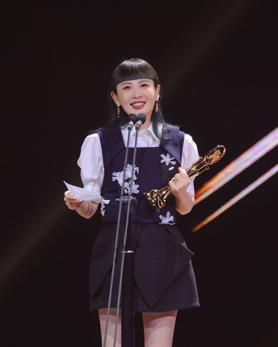 金曲36／2025金曲獎完整得獎名單公布！呂士軒、魏如萱封歌王歌后，Energy〈星期五晚上〉獲年度歌曲！-3
