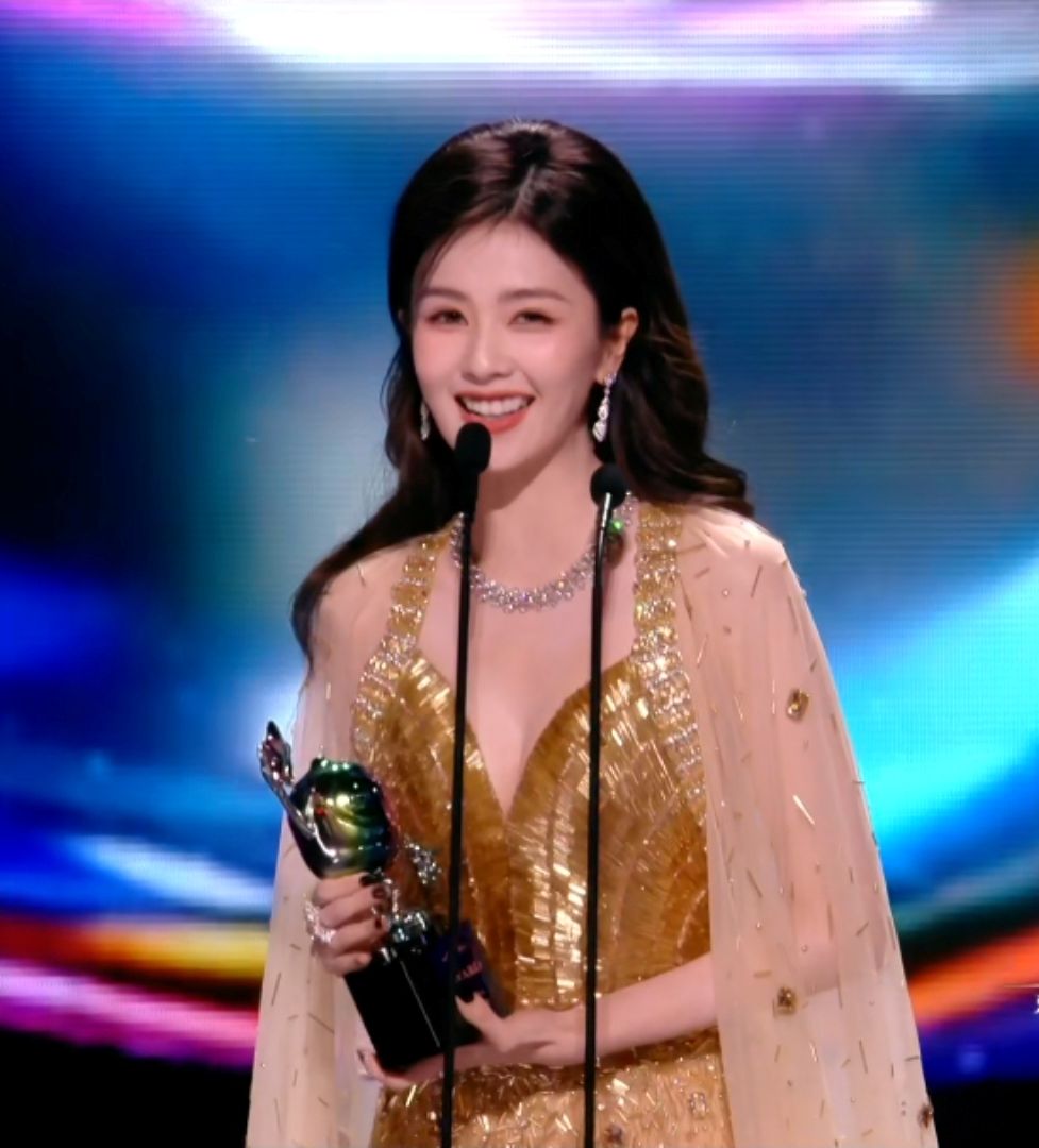 2025愛奇藝尖叫之夜得獎名單出爐！白鹿＆劉宇寧奪尖叫男女演員，任嘉倫拿下2026最矚目演員！-5