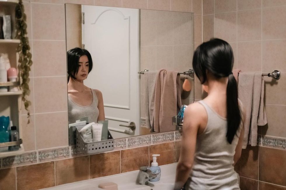 驚悚懸疑韓劇《有院子的家》必追5大看點!金泰希挑戰新戲路、《黑暗榮耀》林智妍成家暴受害者!-7