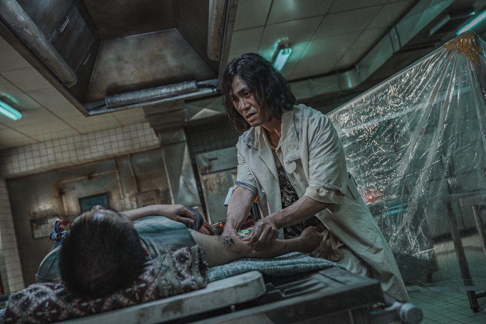 Netflix《Sweet Home2》8看點&角色介紹線上看！宋江成實驗品？李陣郁黑化？預告「她」成關鍵人物！-20